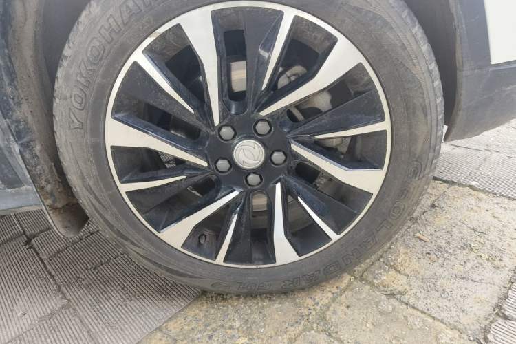 Used FORTHING T5L 2019 1.6TD DCT Luxury 7-Seater Right Front Wheel Hub