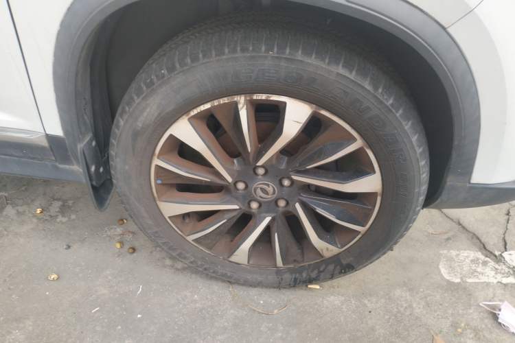 Used FORTHING T5L 2019 1.5T CVT Luxury Model 5 Seats Right Front Wheel Hub