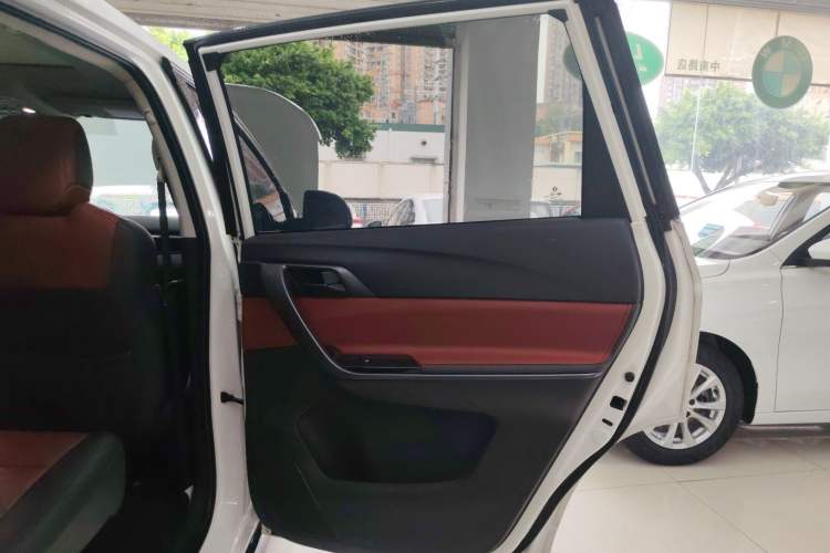 Used FORTHING T5L 2019 1.6TD DCT Luxury 7-Seater Right Rear Door Interior