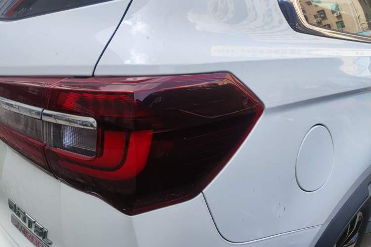 Used FORTHING T5L 2019 1.5T CVT Luxury Model 5 Seats Right Rear Taillight