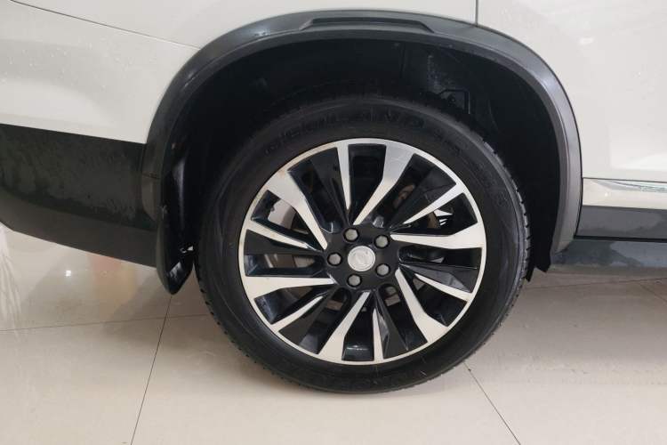 Used FORTHING T5L 2019 1.6TD DCT Luxury 7-Seater Right Rear Wheel Hub
