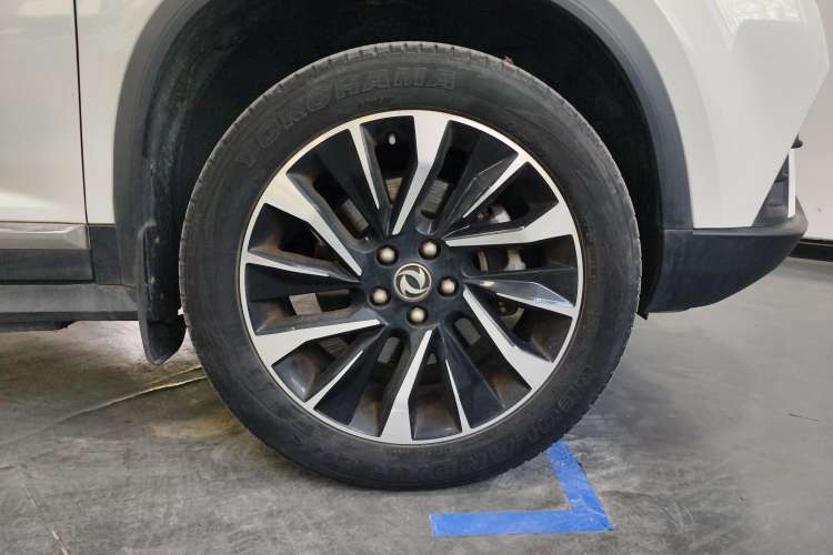 Used FORTHING T5L 2019 1.6TD DCT Luxury 7-Seater Right Rear Wheel Hub