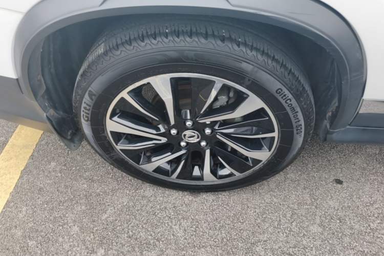 Used FORTHING T5L 2019 1.5T CVT Luxury 7-Seater Right Rear Wheel Hub