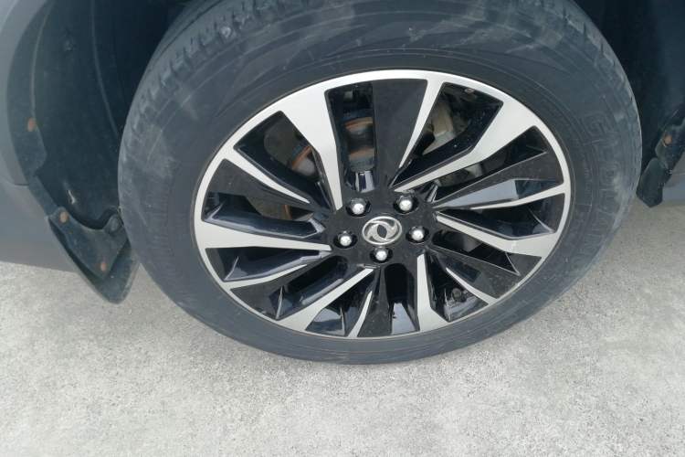 Used FORTHING T5L 2019 1.8T Manual Luxury 7-Seater Right Rear Wheel Hub