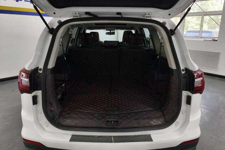 Used FORTHING T5L 2019 1.6TD DCT Luxury 7-Seater Trunk