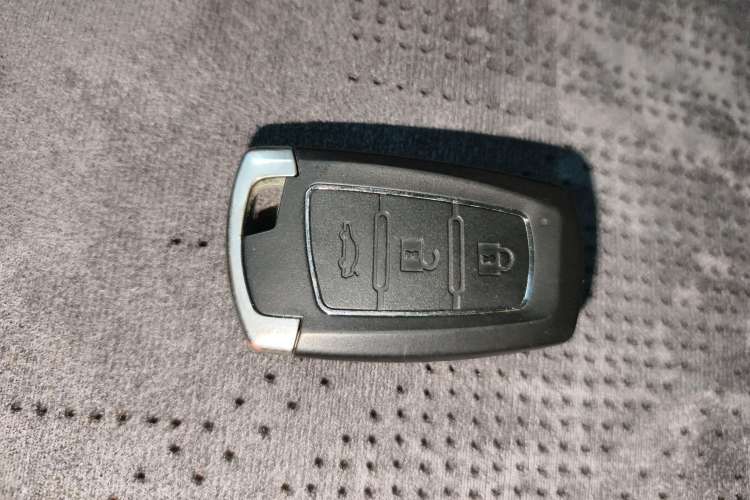 Used FORTHING T5L 2019 1.6TD DCT Luxury 7-Seater Vehicle Key