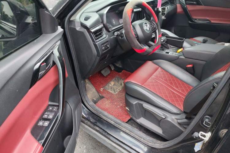 Used FORTHING T5L 2020 1.5T Automatic Luxury 7-Seater China VI Standard Driver Seat