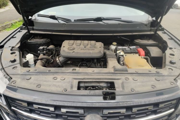 Used FORTHING T5L 2020 1.5T Automatic Luxury 7-Seater China VI Standard Engine Bay