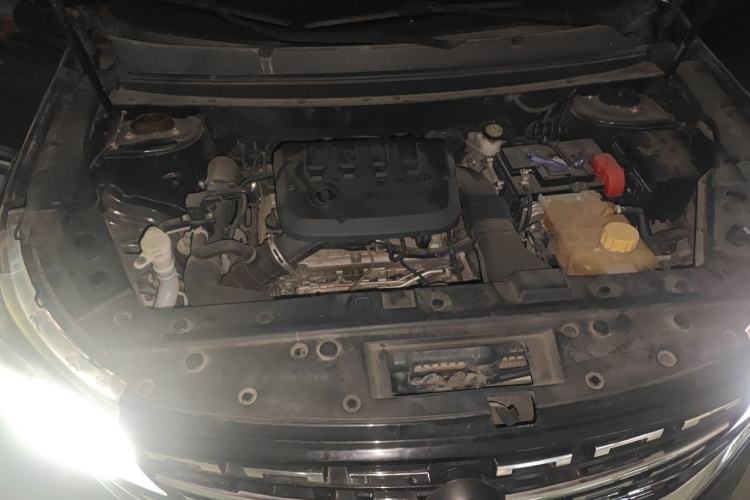 Used FORTHING T5L 2020 1.5T Automatic Luxury 7-Seater China VI Standard Engine Bay