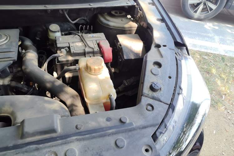 Used FORTHING T5L 2020 1.8T Manual Comfort 7-Seater China VI Engine Bay Left