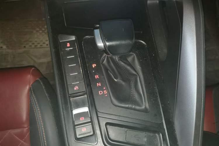 Used FORTHING T5L 2020 1.5T Automatic Luxury 7-Seater China VI Standard Gear Lever