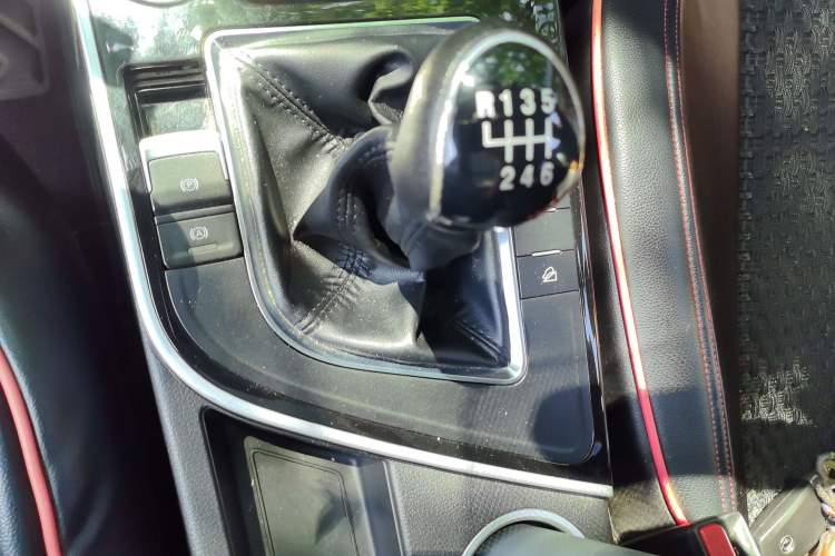 Used FORTHING T5L 2020 1.8T Manual Comfort 7-Seater China VI Gear Lever