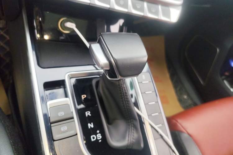 Used FORTHING T5L 2020 1.5T Automatic Luxury 7-Seater China VI Standard Gear Lever