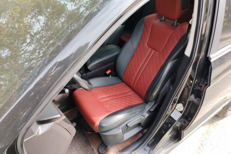 Used FORTHING T5L 2020 1.5T Automatic Luxury 7-Seater China VI Standard Left Front Seat