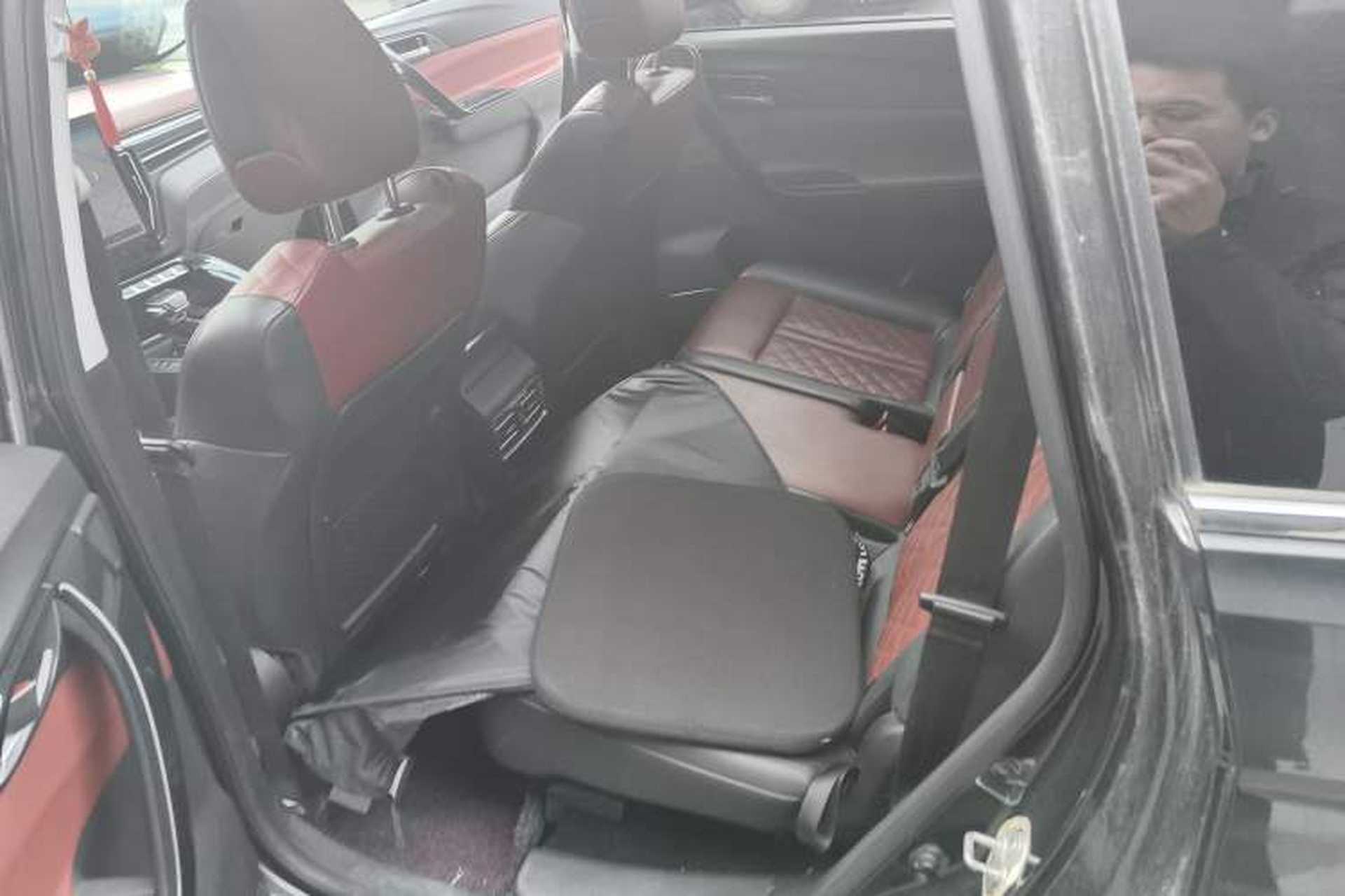Used FORTHING T5L 2020 1.5T Automatic Luxury 7-Seater China VI Standard Left Rear Seat