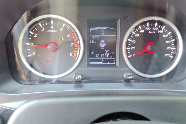 Used FORTHING T5L 2020 1.8T Manual Comfort 7-Seater China VI Odometer Close Up