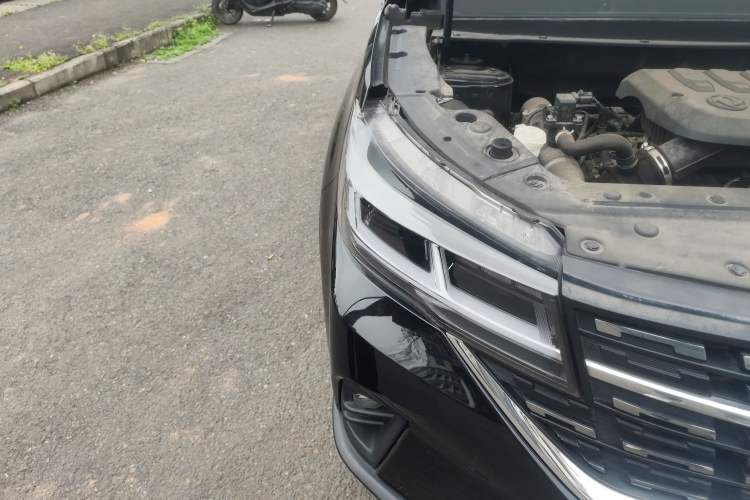 Used FORTHING T5L 2020 1.5T Automatic Luxury 7-Seater China VI Standard Right Front Headlight