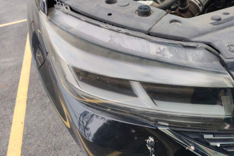 Used FORTHING T5L 2020 1.5T Automatic Luxury 7-Seater China VI Standard Right Front Headlight