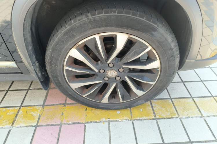 Used FORTHING T5L 2020 1.5T Automatic Luxury 7-Seater China VI Standard Right Front Wheel Hub