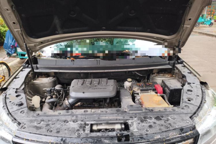 Used FORTHING T5L 2020 1.5T Automatic Luxury 7-Seater China VI Standard Engine Bay