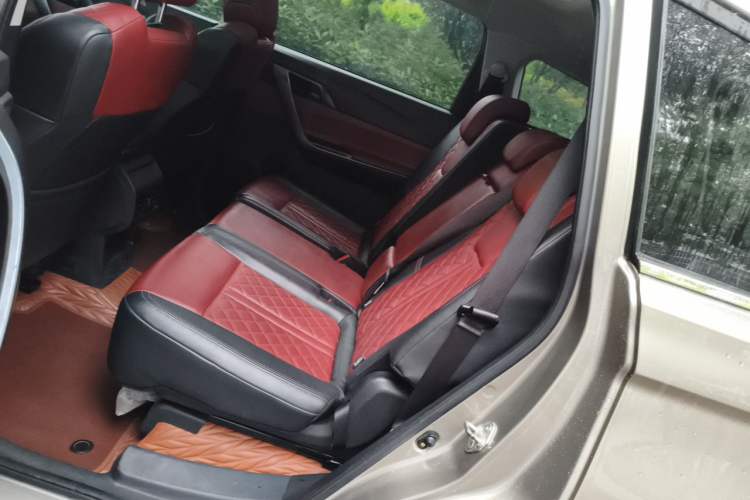 Used FORTHING T5L 2020 1.5T Automatic Luxury 7-Seater China VI Standard Left Rear Seat