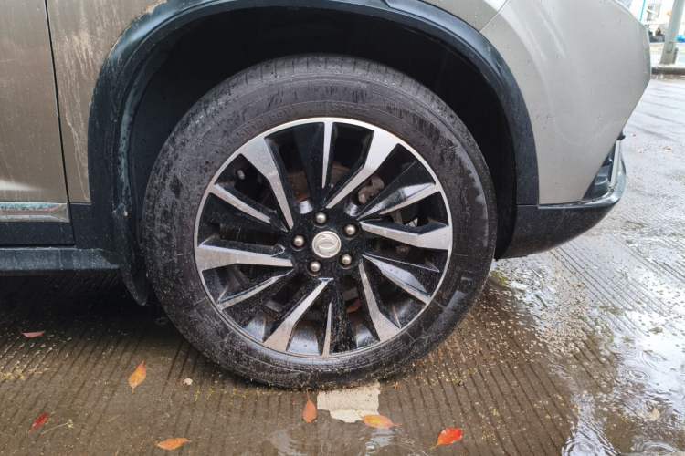 Used FORTHING T5L 2020 1.5T Automatic Luxury 7-Seater China VI Standard Right Front Wheel Hub