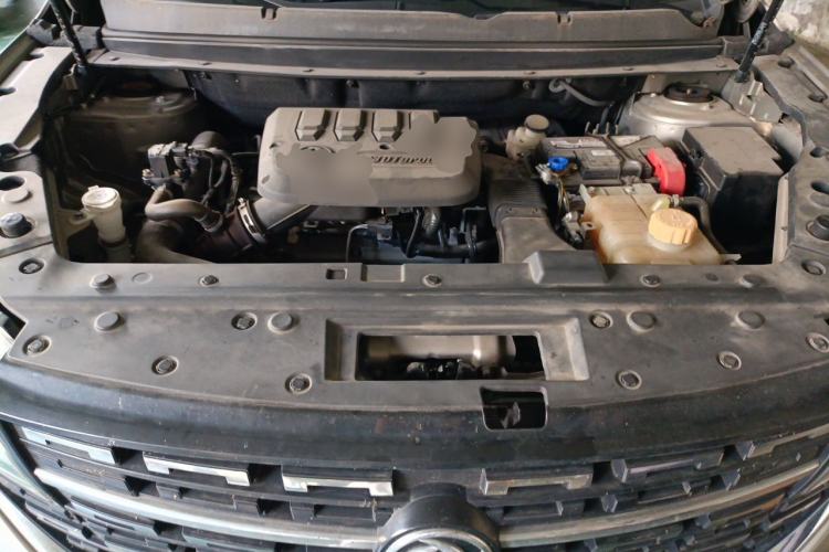 Used FORTHING T5L 2020 1.5T Automatic Luxury 7-Seater China VI Standard Engine Bay