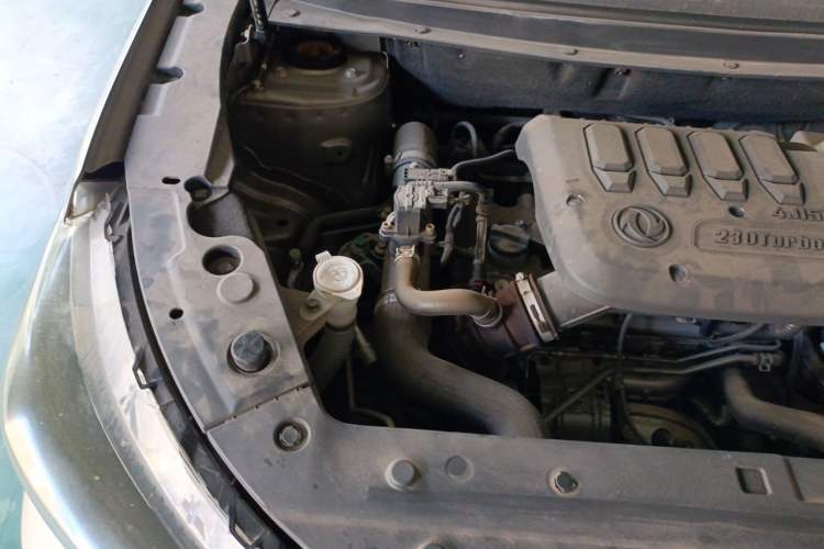 Used FORTHING T5L 2020 1.5T Automatic Luxury 7-Seater China VI Standard Engine Bay Right