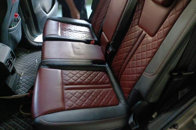 Used FORTHING T5L 2020 1.5T Automatic Luxury 7-Seater China VI Standard Left Rear Seat