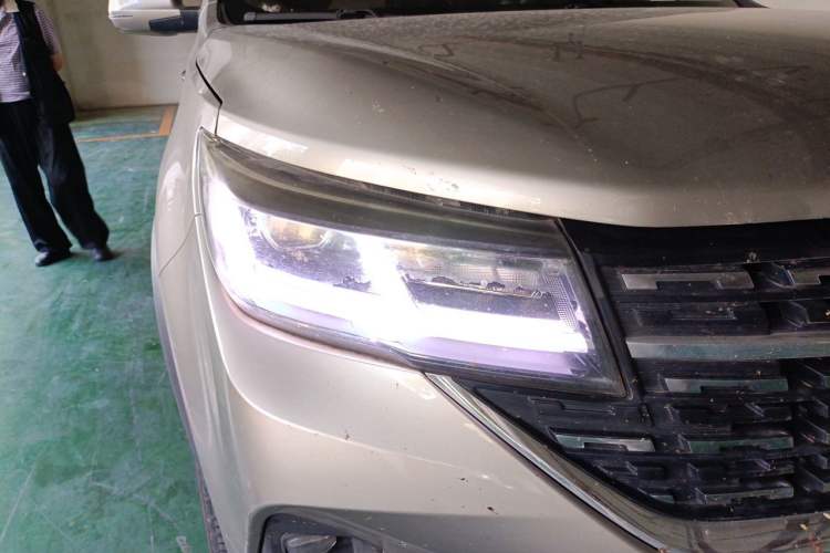 Used FORTHING T5L 2020 1.5T Automatic Luxury 7-Seater China VI Standard Right Front Headlight