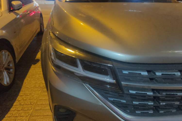 Used FORTHING T5L 2020 1.5T Automatic Luxury 7-Seater China VI Standard Right Front Headlight