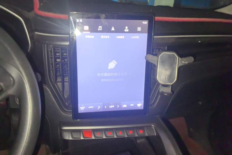 Used FORTHING T5L 2020 1.5T Automatic Luxury 7-Seater China VI Standard Audio And AC Panel