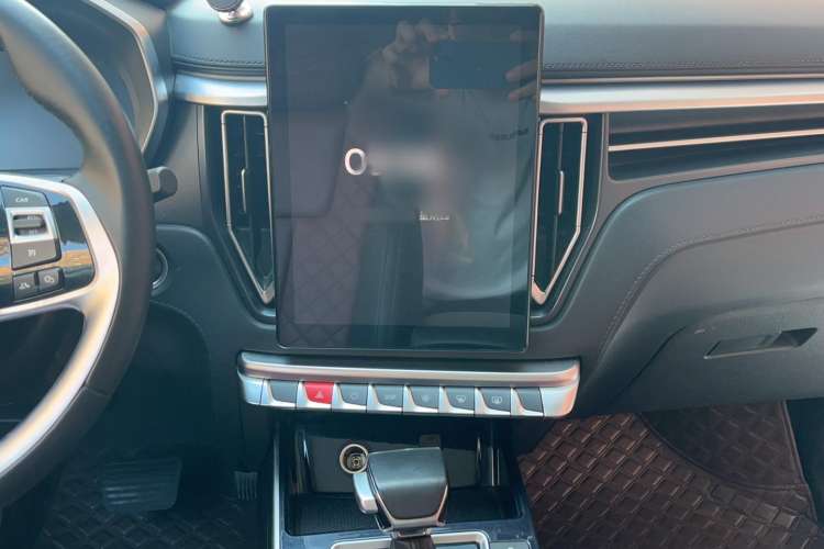 Used FORTHING T5L 2020 Revised 1.5T Automatic Luxury 7-Seater Audio And AC Panel