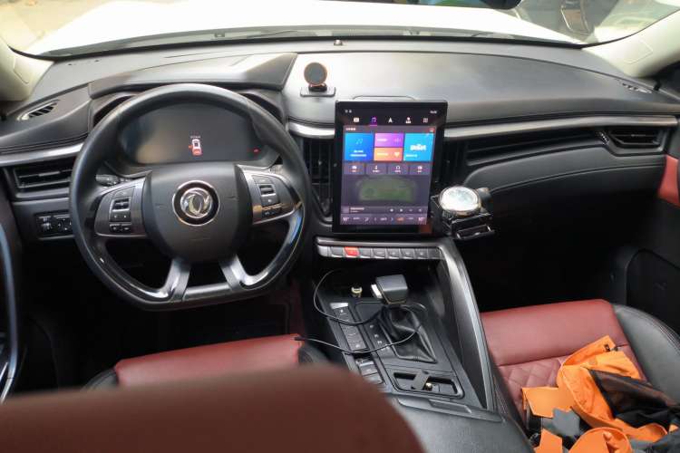 Used FORTHING T5L 2020 1.5T Automatic Luxury 7-Seater China VI Standard Center Console