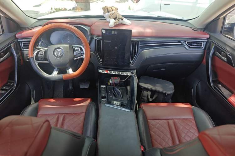 Used FORTHING T5L 2020 1.5T Automatic Luxury 7-Seater China VI Standard Center Console