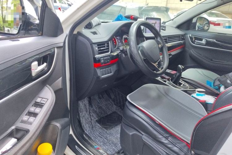 Used FORTHING T5L 2020 Restyled 1.8T Manual Comfort Version 7 Seats Driver Seat
