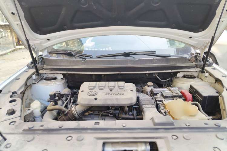 Used FORTHING T5L 2020 1.5T Automatic Luxury 7-Seater China VI Standard Engine Bay