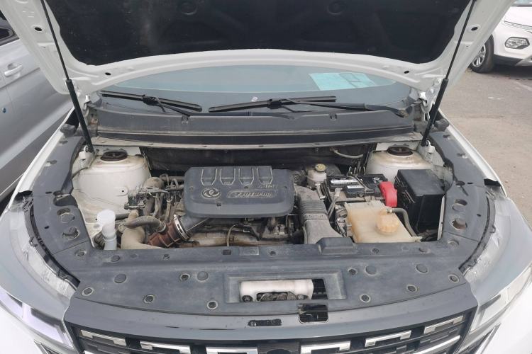 Used FORTHING T5L 2020 1.5T Automatic Luxury 7-Seater China VI Standard Engine Bay