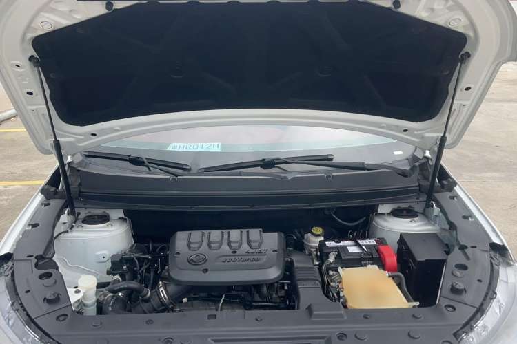 Used FORTHING T5L 2020 1.5T Automatic Luxury 7-Seater China VI Standard Engine Bay