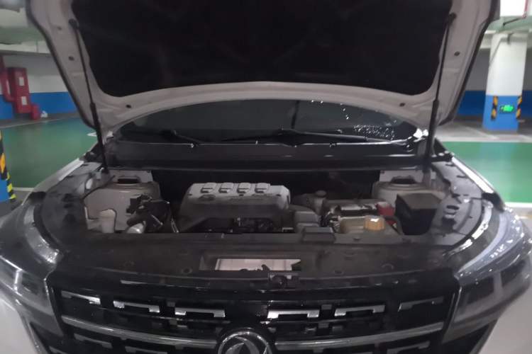 Used FORTHING T5L 2020 1.5T Automatic Luxury 7-Seater China VI Standard Engine Bay