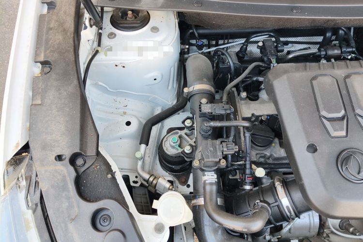Used FORTHING T5L 2020 1.5T Automatic Luxury 7-Seater China VI Standard Engine Bay Right