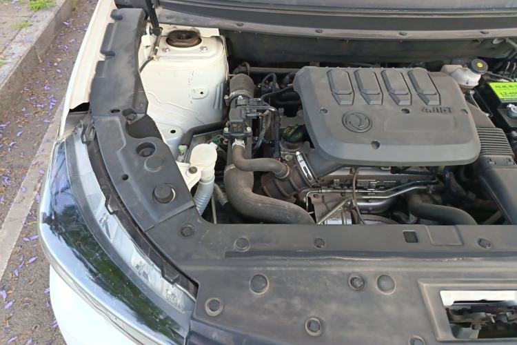 Used FORTHING T5L 2020 1.5T Automatic Luxury 7-Seater China VI Standard Engine Bay Right