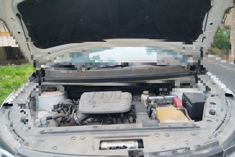 Used FORTHING T5L 2020 1.5T Automatic Luxury 7-Seater China VI Standard Engine Bay