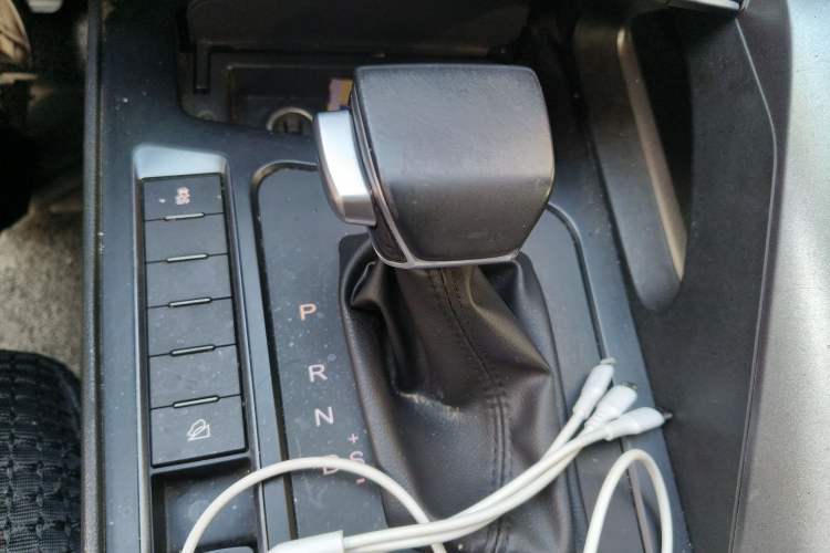 Used FORTHING T5L 2020 1.5T Automatic Luxury 7-Seater China VI Standard Gear Lever