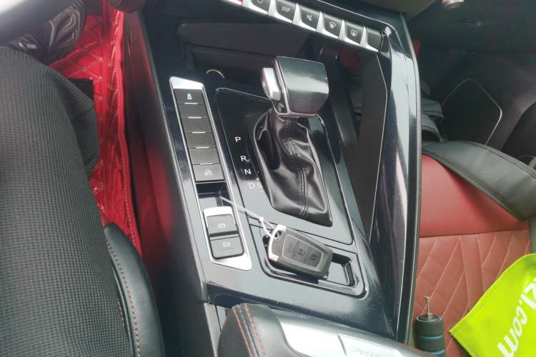 Used FORTHING T5L 2020 1.5T Automatic Luxury 7-Seater China VI Standard Gear Lever