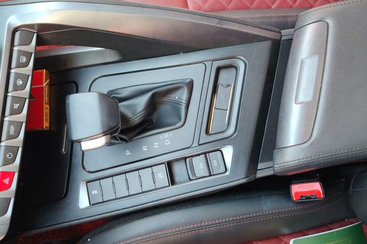 Used FORTHING T5L 2020 1.5T Automatic Luxury 7-Seater China VI Standard Gear Lever