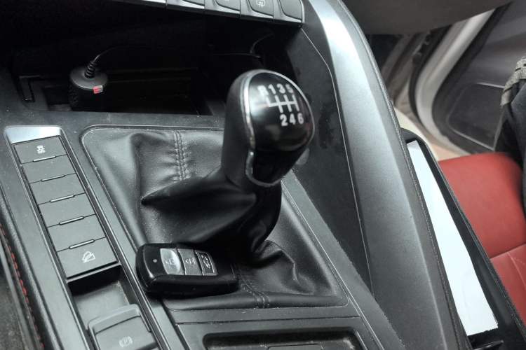 Used FORTHING T5L 2020 1.8T Manual Luxury 7-Seater China VI Standard Gear Lever