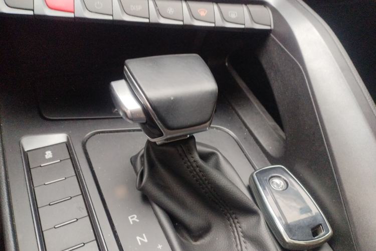 Used FORTHING T5L 2020 1.5T Automatic Luxury 7-Seater China VI Standard Gear Lever