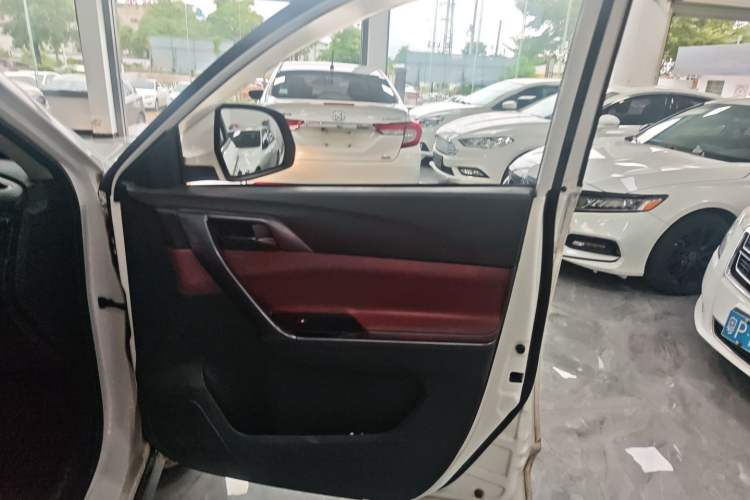 Used FORTHING T5L 2020 1.5T Automatic Luxury 7-Seater China VI Standard Interior 1