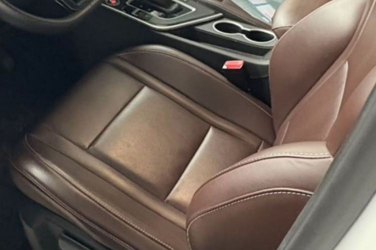 Used FORTHING T5L 2020 Revised 1.5T Automatic Luxury 7-Seater Interior 3